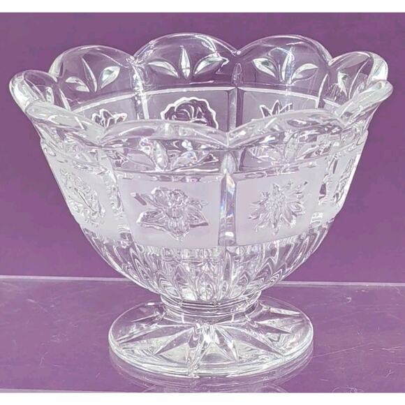 Oneida Southern Garden 24% Lead Crystal Scalloped Hostess Candy Bowl Germany - Picture 3 of 10